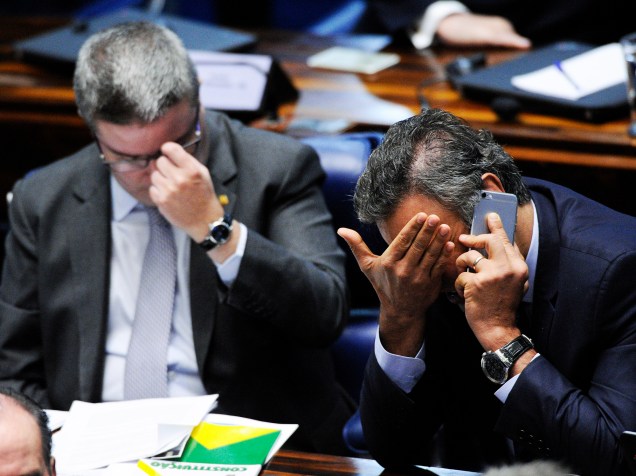 Senador Aécio Neves durante votação no plenário do Senado Federal, em Brasília (DF) - 11/05/2016