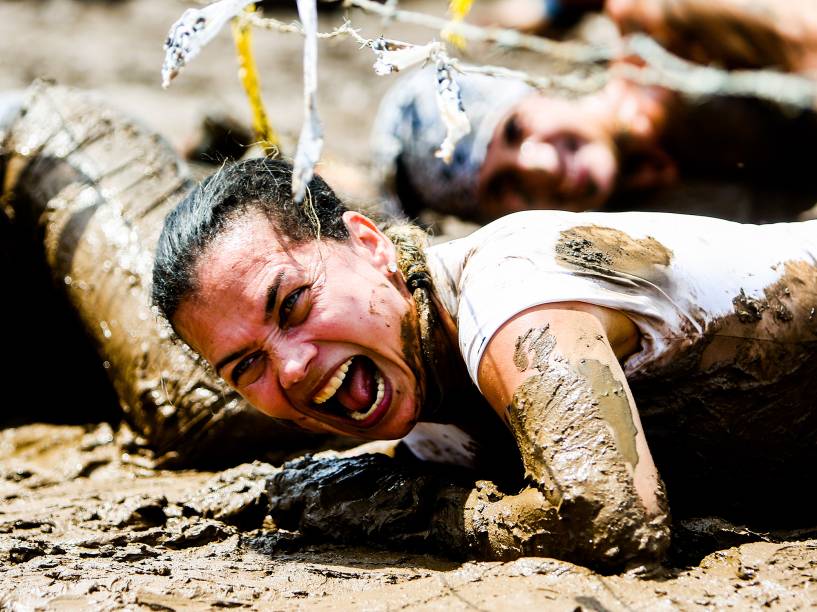 A edição brasileira da Bravus Race foi realizada no Jockey Club de São Paulo, neste domingo (20). O circuito teve 5km de lama e 18 obstáculos projetados com diferentes graus de dificuldade, exigindo resistência física e mental dos participantes