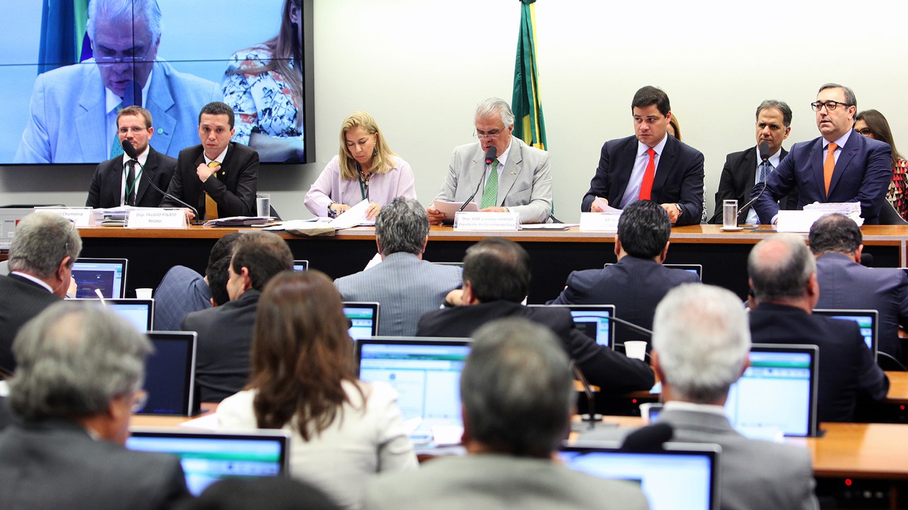 Discussão e votação do parecer preliminar referente ao Processo Nº 01/15, Representação Nº 01/15, do PSOL e REDE, em desfavor do dep. Eduardo Cunha (PMDB/RJ)
