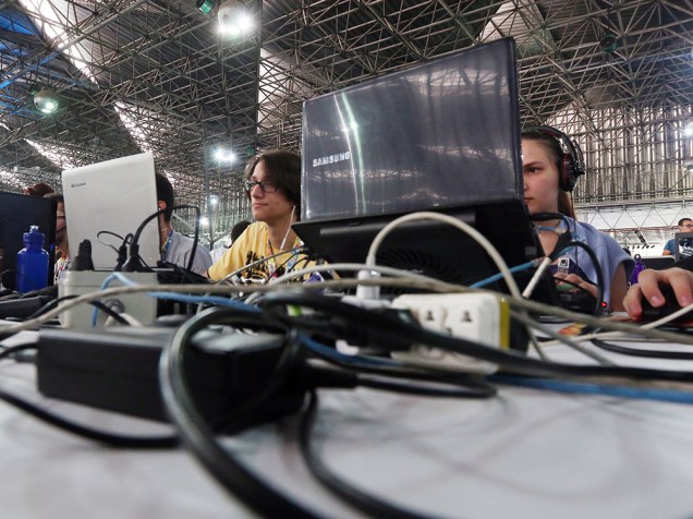 Movimentação na Campus Party 2016 que acontece entre os dias 26 e 31 de janeiro, no Pavilhão de Exposições do Anhembi, em São Paulo