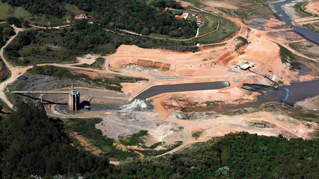 Represa de Jaguari, parte do Sistema Cantareira, em Bragança Paulista