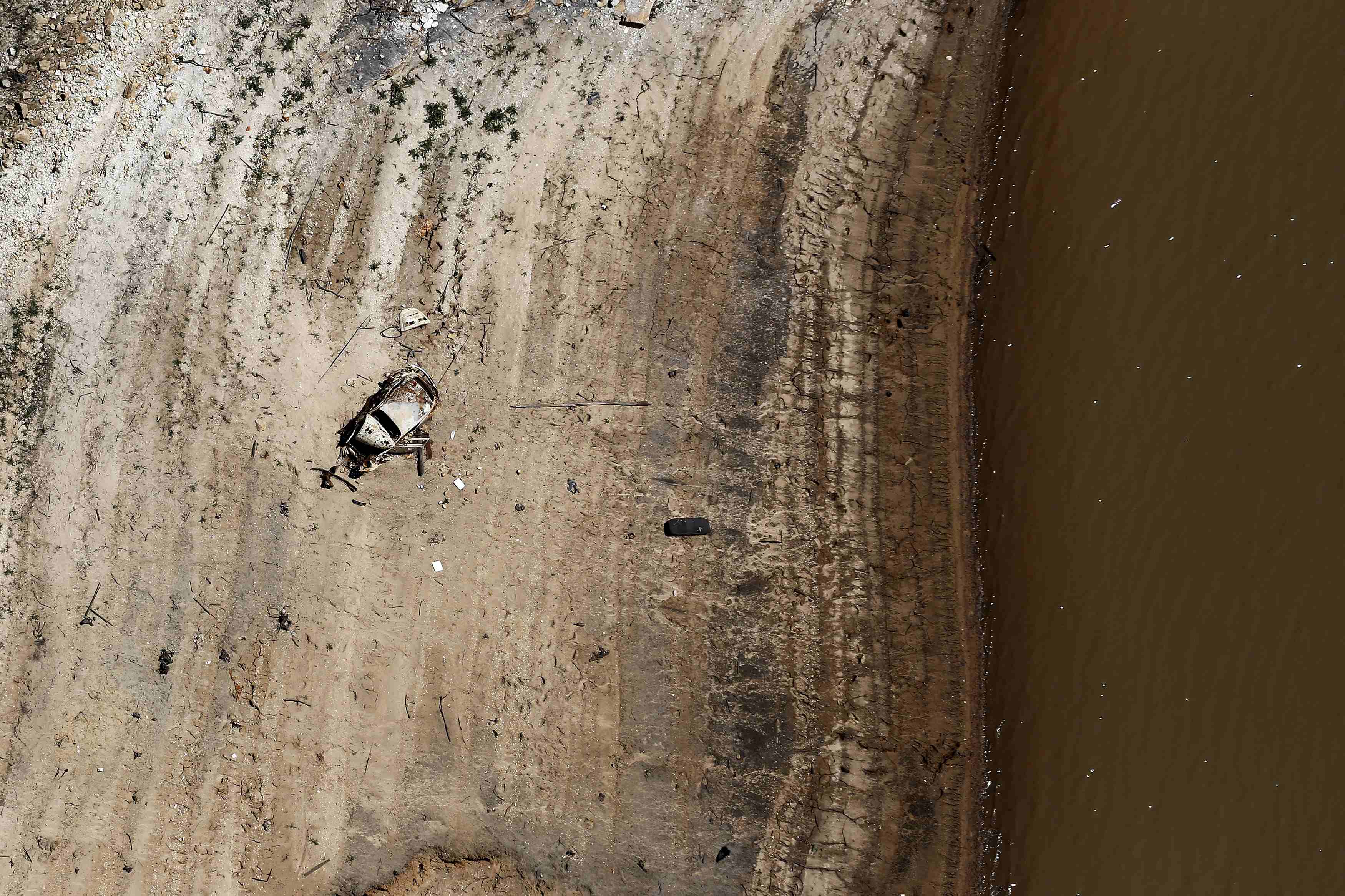 Foto aérea da seca no sistema Cantareira, em São Paulo
