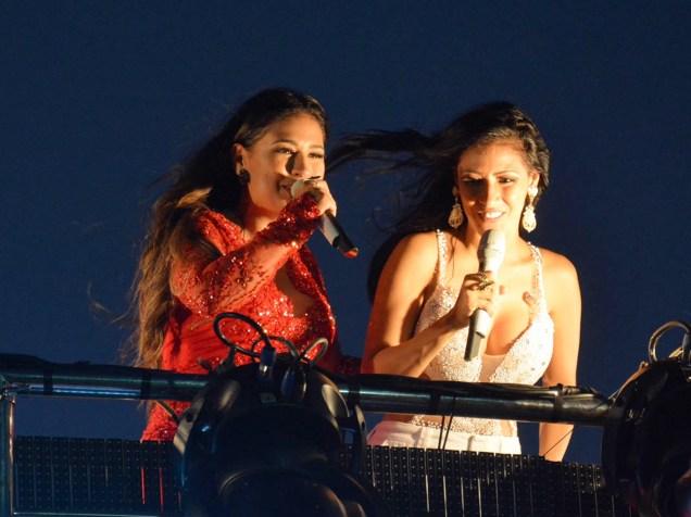 Simone e Simaria no carnaval de Salvador, em 06/02/2016