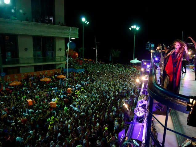 Daniela Mercury brilha no carnaval de Salvador (BA)