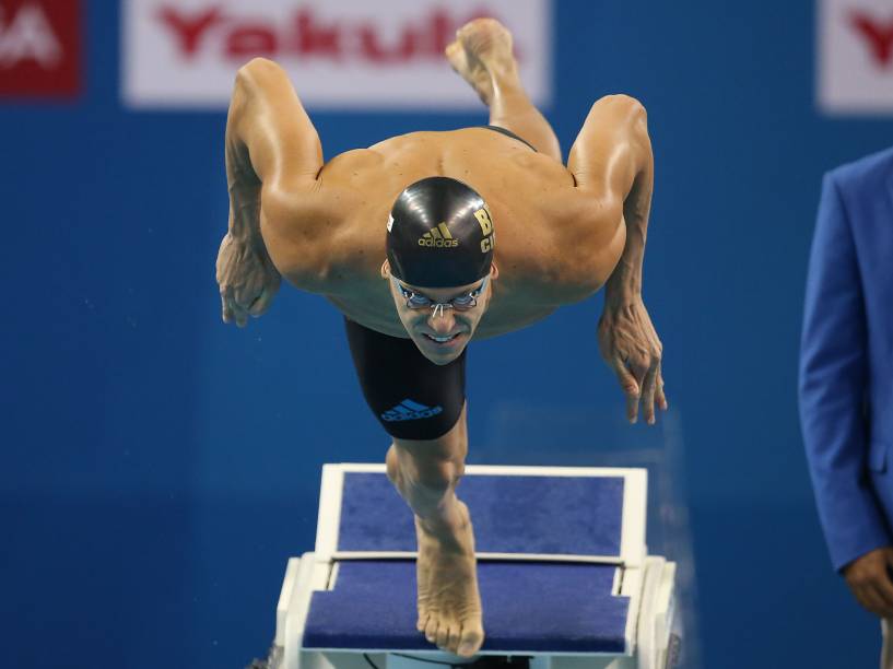 César Cielo se sagrou bicampeão mundial em piscina curta nos 100 metros livres, com vitória em prova disputada neste domingo (07), em Doha, no Catar