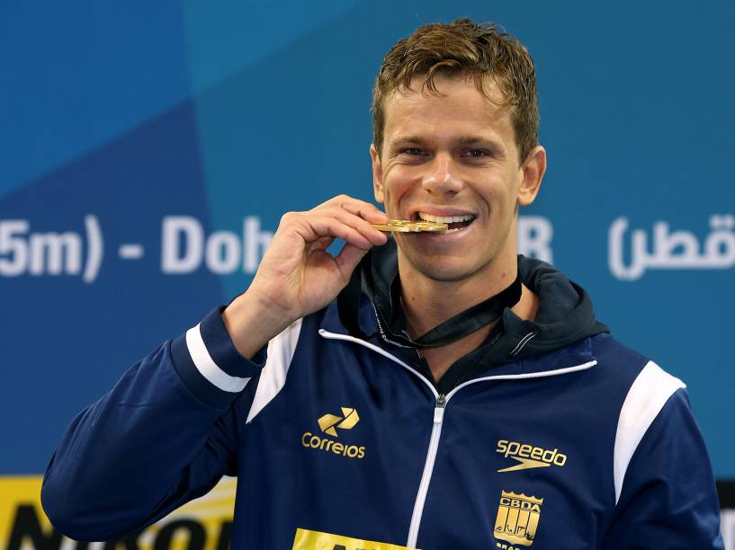 César Cielo se sagrou bicampeão mundial em piscina curta nos 100 metros livres, com vitória em prova disputada neste domingo (07), em Doha, no Catar