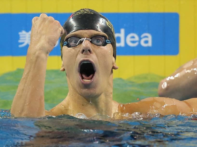 César Cielo se sagrou bicampeão mundial em piscina curta nos 100 metros livres, com vitória em prova disputada neste domingo (07), em Doha, no Catar