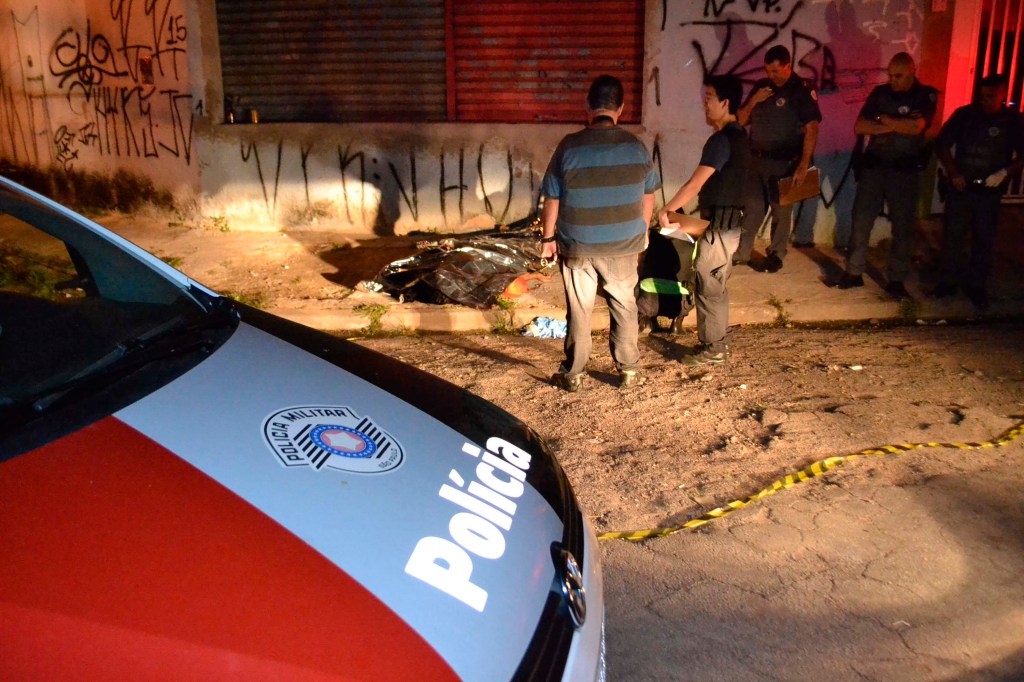 Ao menos 17 pessoas foram mortas em uma série de ataques em Osasco e Barueri, na Grande São Paulo. Alckmin cancela agenda para se reunir com secretário de Segurança Pública, Alexandre de Moraes