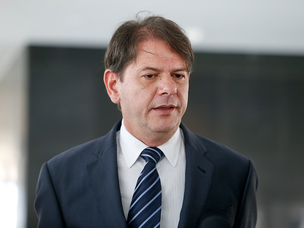 Ministro da Educação Cid Gomes ficará afastado de suas funções até o dia 21 de março e, portanto, não comparecerá novamente à Câmara dos Deputados para prestar esclarecimentos