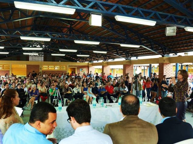 A secretária da Educação do governo de Goiás, Raquel Teixeira durante cerimônia de inauguração da Escola Estadual Roberto Civita. em Goiânia