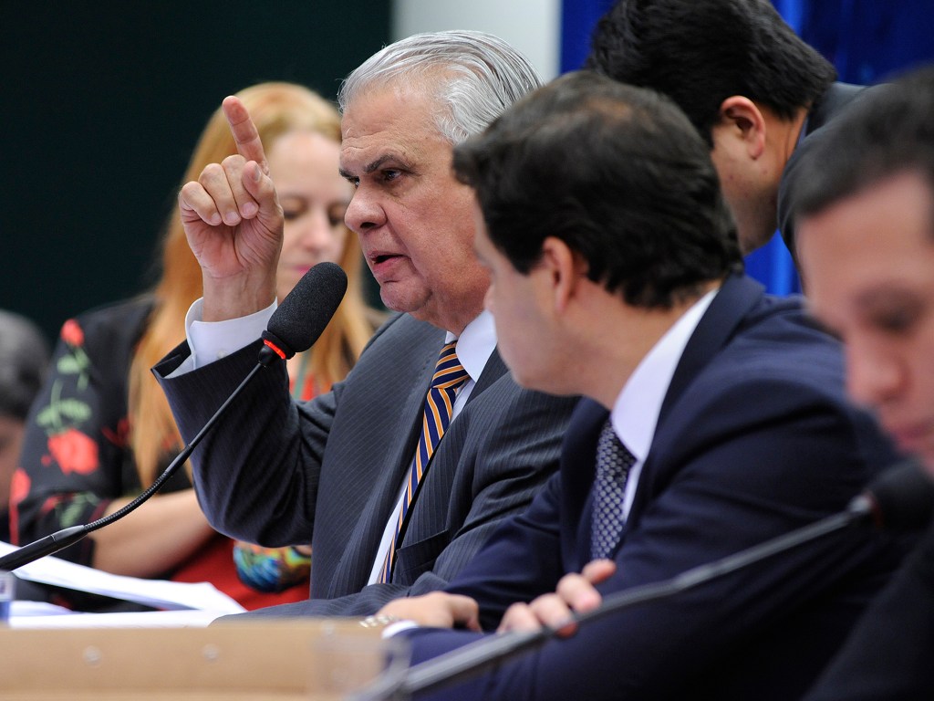 O presidente do Conselho de Ética, José Carlos Araújo durante Reunião da Comissão de Ética da Câmara