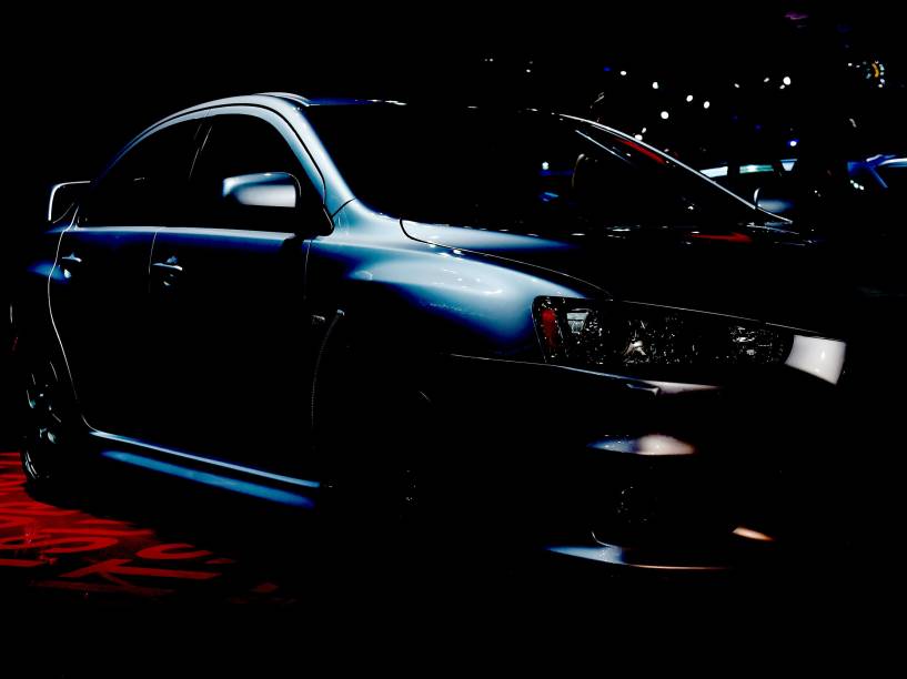Mitsubishi Lancer Evo X que voltará a ser importado para o Brasil em 2015, é apresentado no Salão do Automóvel 2014, em São Paulo