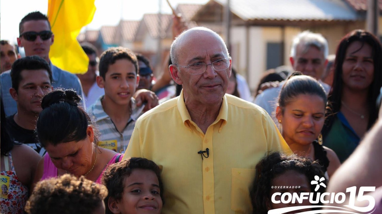 Confúcio Moura (PMDB), candidato ao governo de Rondônia, durante comício em Cacoal Alfha Park e Vilhena Residencial Alvorada