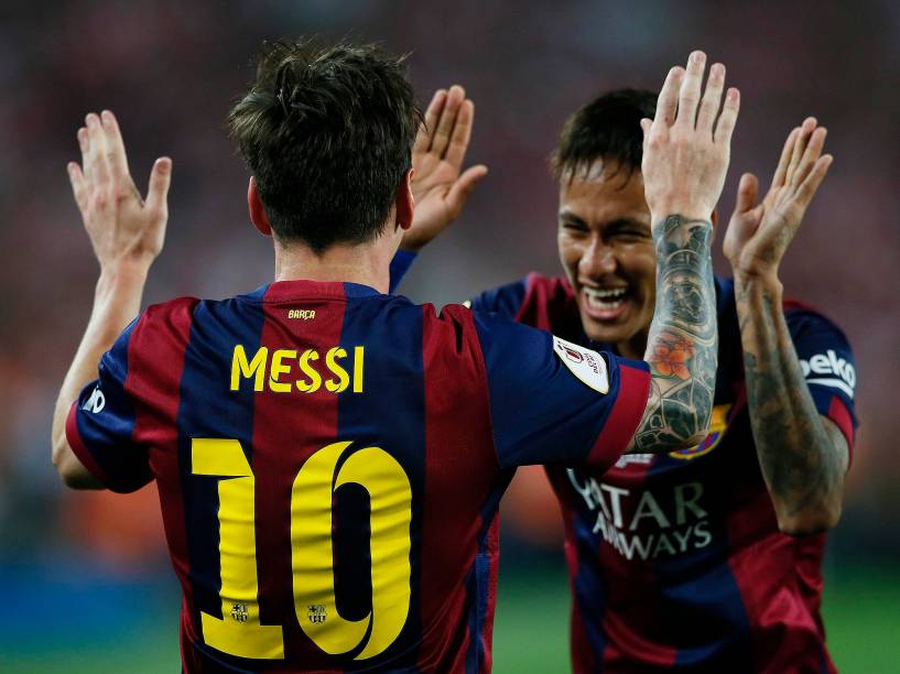 Messi e Neymar comemoram gol do argentino contra o Athletic Bilbao