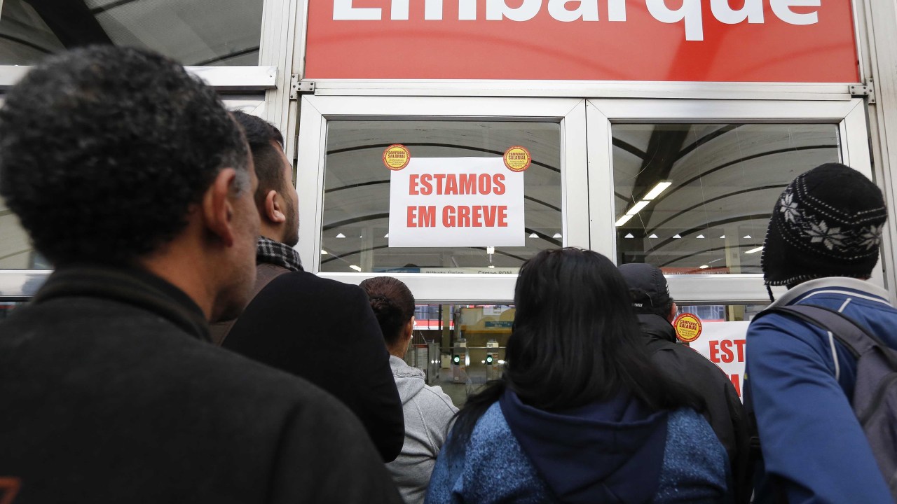 Estação da CPTM fechada por greve em São Paulo