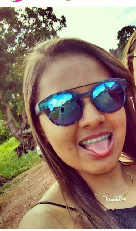A jovem Danielly Rodrigues Feitosa, morta aos 17 anos após ser vítima de estupro bárbaro em Castelo do Piauí (PI)