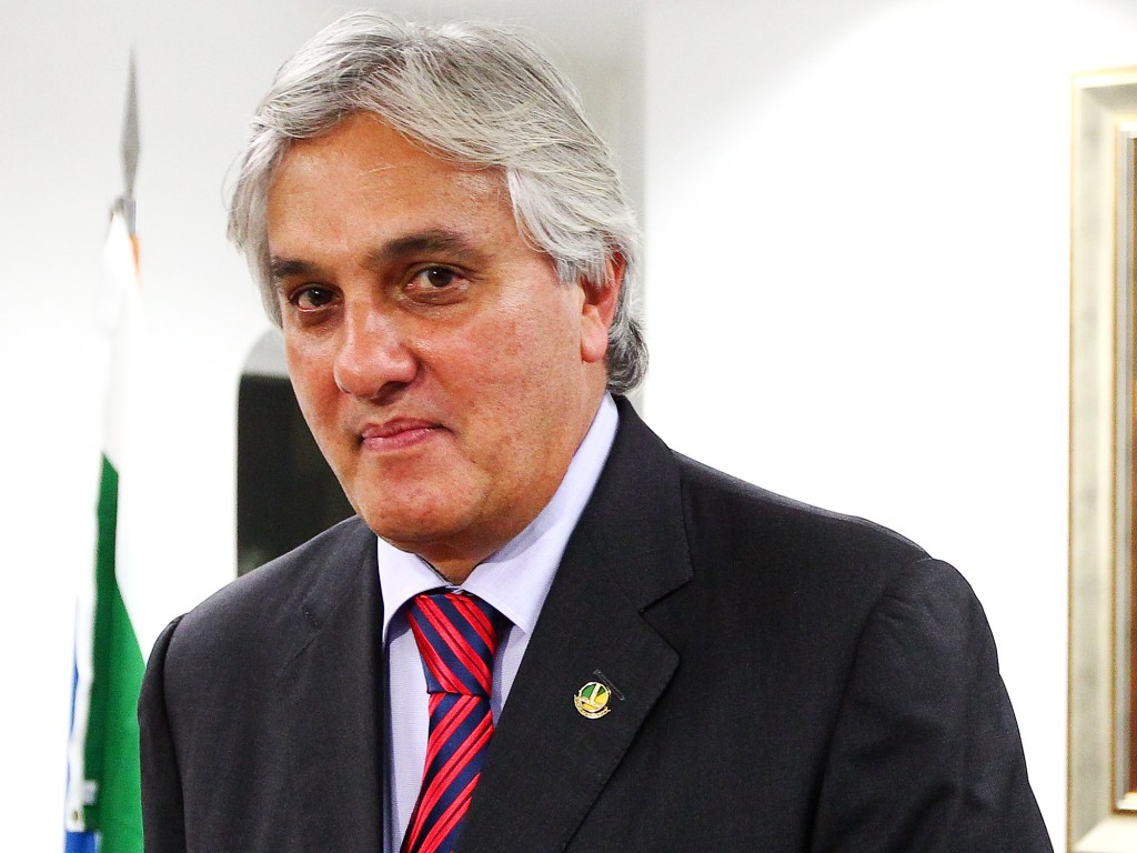 Delcídio Amaral (PT), durante entrevista, em seu gabinete, em Brasília (DF)