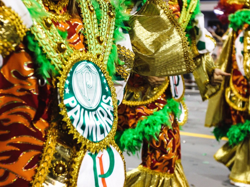 Mancha Verde desfila o centenário do Palmeiras no Anhembi, na primeira noite do Carnaval de São Paulo