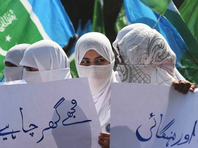 Mulheres protestam no Dia Internacional da Mulher em Lahore, no Paquistão. As mulheres têm lutado há décadas no país, marcado por forte conservadorismo