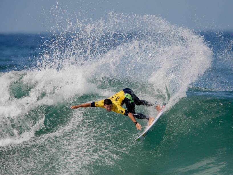Adriano de Souza, o Mineirinho, na primeira etapa do Oi Rio Pro 2015, etapa brasileira do Circuito Mundial de Surfe