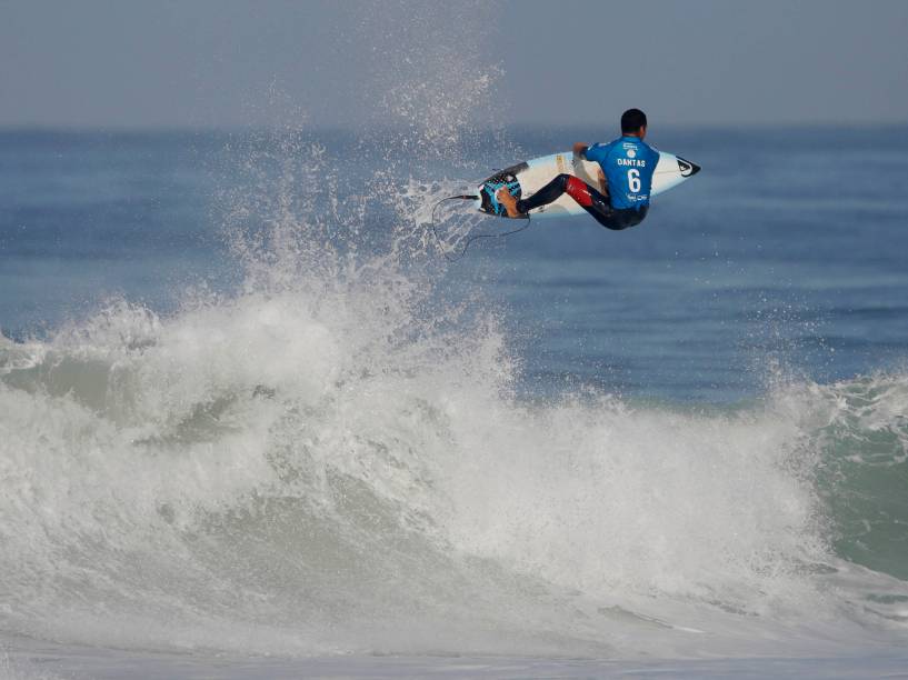 O brasileiro Wiggolly Dantas no Rio Pro 2015, etapa brasileira do Circuito Mundial de Surfe