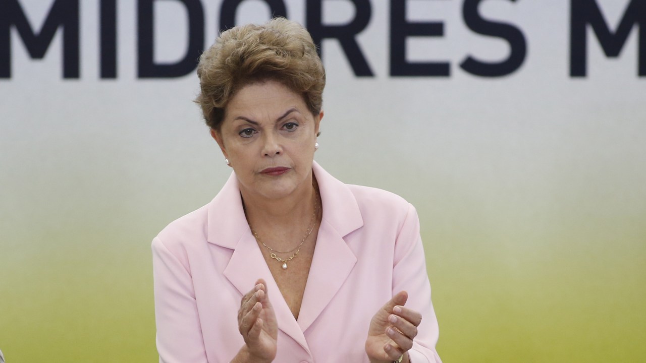A presidente Dilma Rousseff em cerimônia de lançamento do Plano Nacional de Defesa Agropecuária, no Palácio do Planalto, Brasília