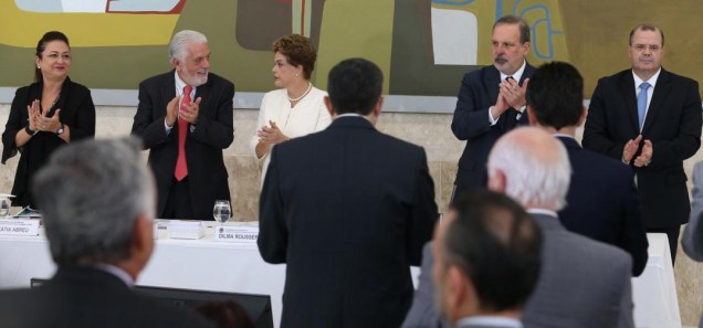 Dilma na reunião do Conselhão: cara fechada
