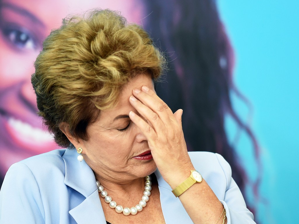 Após onda de protestos em todo o Brasil, imagem de Dilma é vinculada à corrupção e aos escândalos na Petrobras
