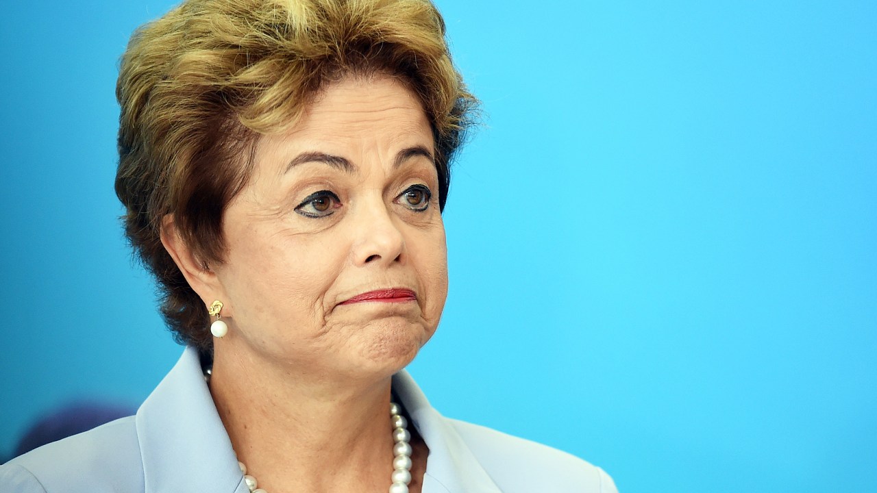 Presidente Dilma Rousseff admite que Brasil terá que enfrentar dificuldades no ano que vem