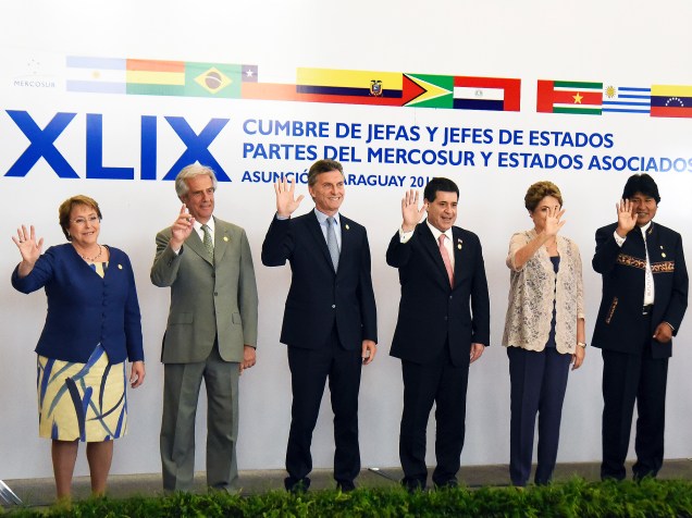 A presidente Dilma Rousseff participa de Cúpula do Mercosul em Assunção, no Paraguai, nesta segunda-feira (21)