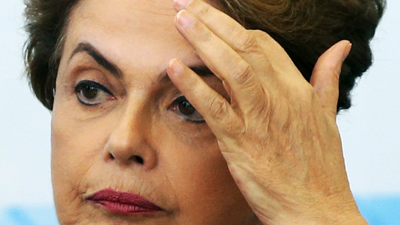 Em outubro, a presidente Dilma Rousseff anunciou que reduziria oito ministérios para enfrentar a crise econômica instalada no país