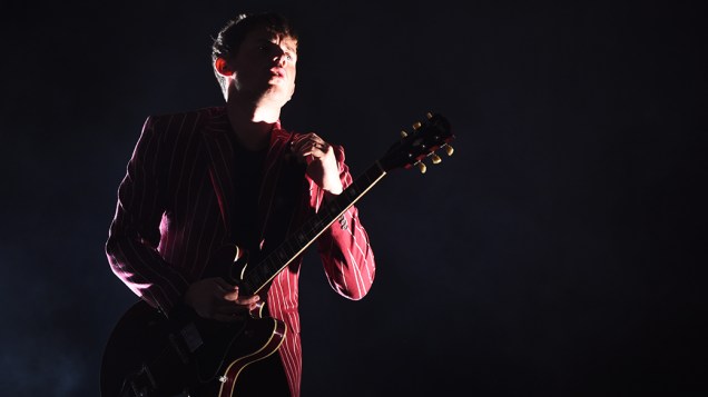 Jamie Cook, guitarrista do Arctic Monkeys, durante show da banda na Arena Anhembi, em São Paulo/SP