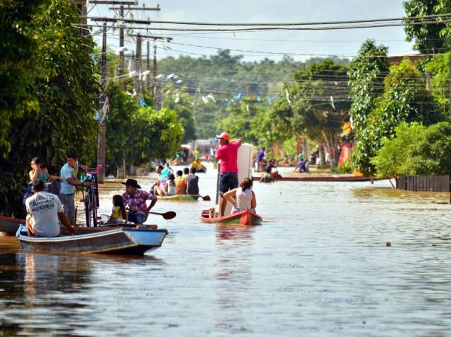 No Acre, seis aldeias foram atingidas pelas águas do Rio Tarauacá, na manhã desta segunda-feira (17). As cheias atingiram cerca de quatro mil famílias 