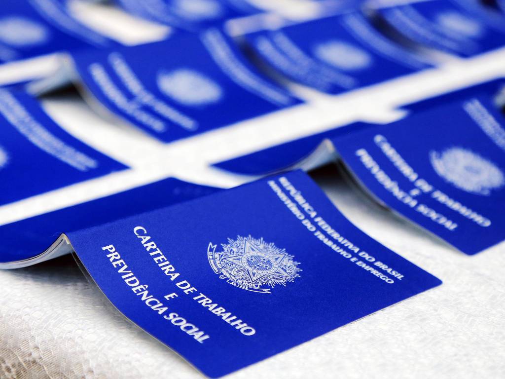 Brasil cria 201 mil vagas em junho e chega a 1,3 milhão no semestre