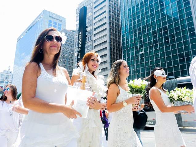 Piquenique homenageia mulheres nesta terça-feira (08), na avenida Paulista, em São Paulo no Dia Internacional da Mulher