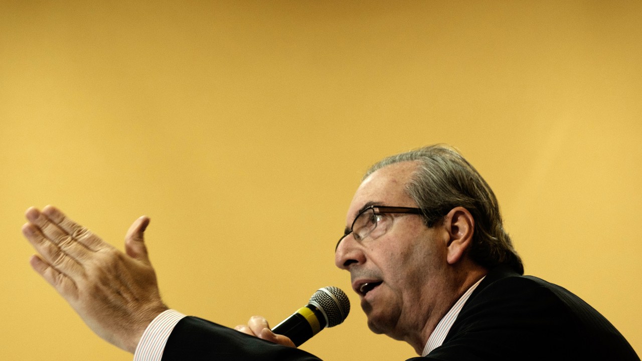 Presidente da Câmara, Eduardo Cunha, defende que vice-presidente Michel Temer deixe articulação política