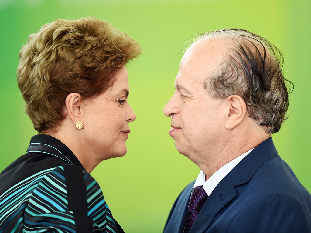 Dilma e o ex-ministro da da Educação Renato Janine