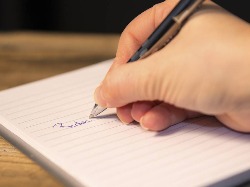 Escrever para se curar: como a literatura me salvou do burnout