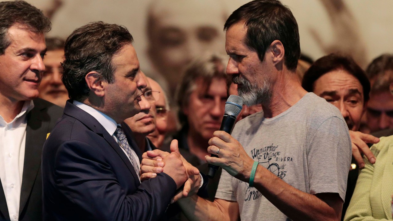 Aécio Neves e Eduardo Jorge em evento que selou o apoio político do PV à candidatura do tucano, em Brasília