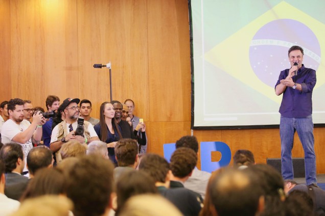 Candidato Aécio Neves discursa durante Encontro com a Juventude em Belo Horizonte (MG) - 11/09/2014