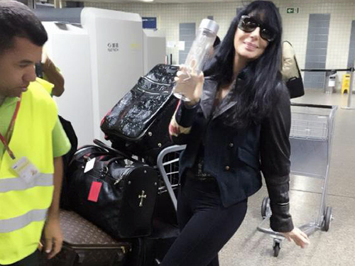 Cher ao desembarcar em São Paulo
