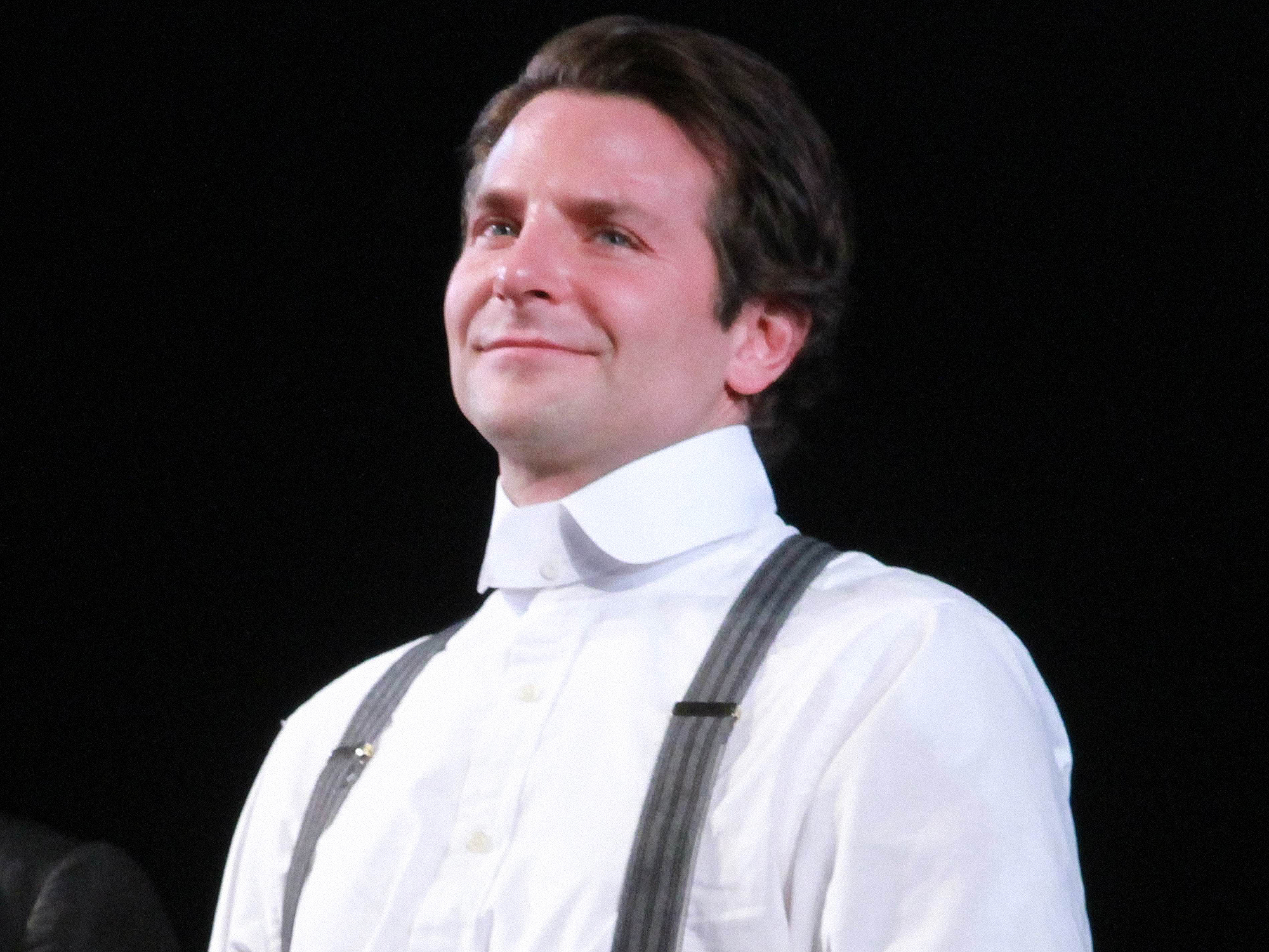 O ator Bradley Cooper na peça ‘Elephant Man’, da Broadway