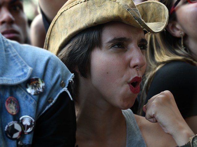 Público durante show da banda alemã Unisonic no festival Monsters of Rock, em São Paulo