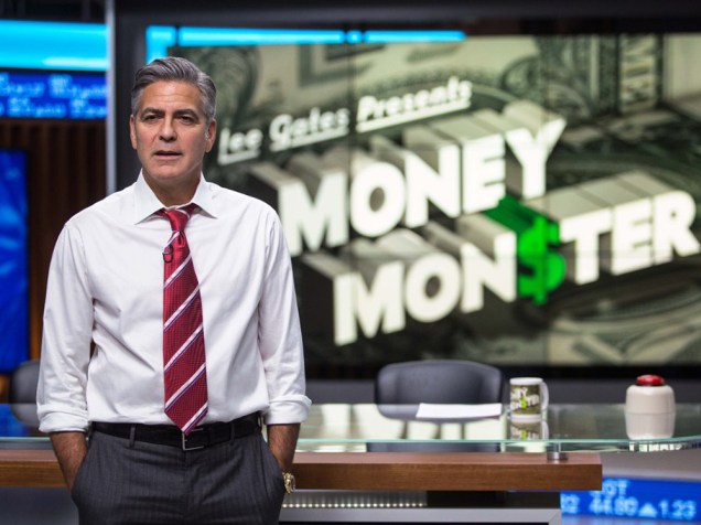 Lee Gates (George Clooney) o apresentador de Jogo do Dinheiro, programa que borra a fronteira entre jornalismo e entretenimento