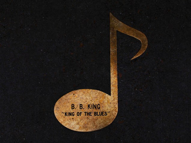O nome de B.B. King com a inscrição "Rei do Blues" em uma calçada da Beale Street em Memphis, Tennessee (EUA) - 27/05/2015