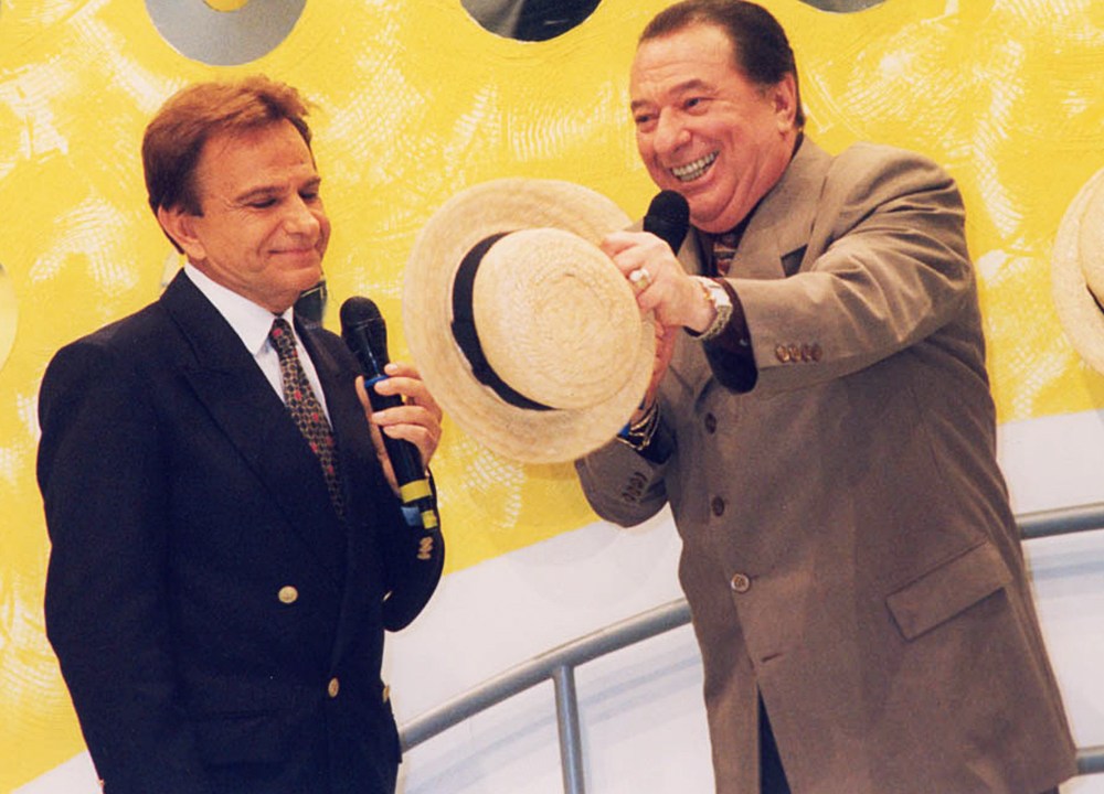 José Messias e Raul Gil no quadro "Pra Quem Você Tira Chapéu" na Record