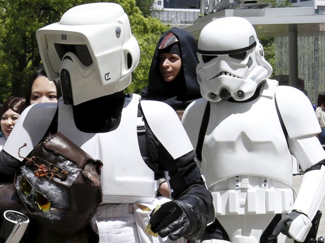 Fãs da saga Star Wars se reúnem para evento em Tóquio, no Japão