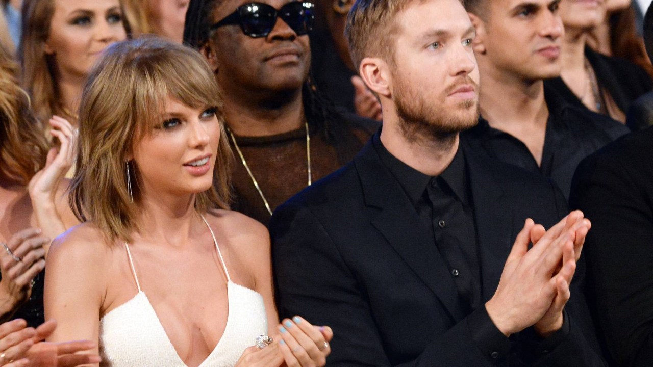 Taylor Swift e Calvin Harris, durante o Billboard Music Awards, realizado no MGM Grand Garden Arena, em Las Vegas - 17/05/2015