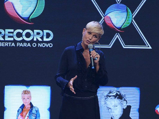 Xuxa participa de coletiva de imprensa com a direção da Record, na Barra Funda em São Paulo - 05/03/2015