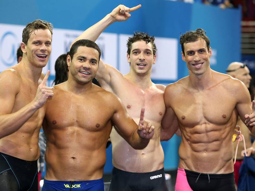 A equipe masculina do revezamento ganha mais um ouro no Mundial de Piscina Curta, em Doha, no Catar